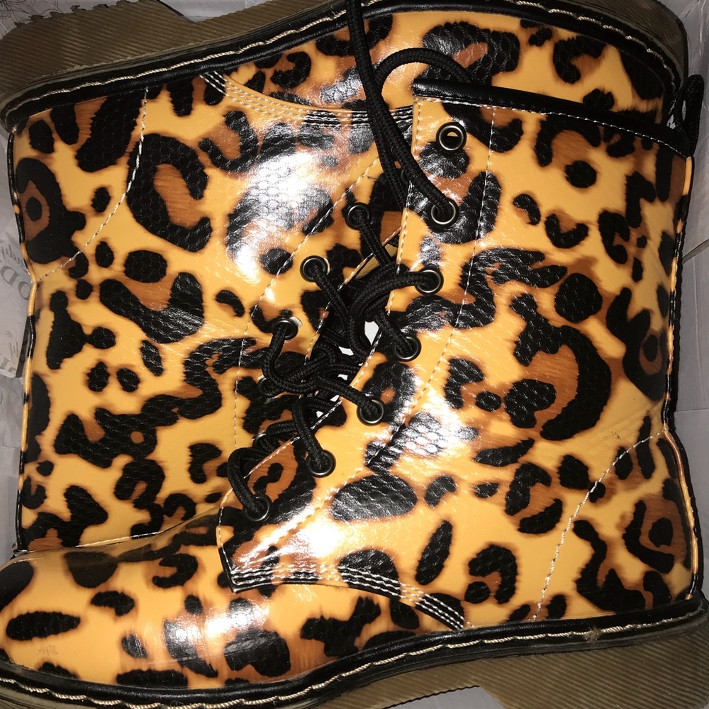 Cheetah Grafitti Boot